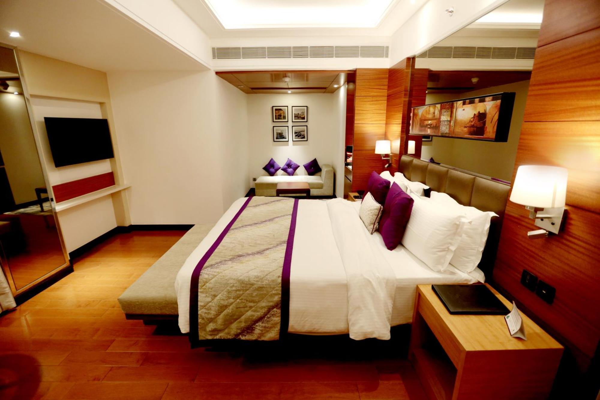 Hotel Madin Varanasi Exteriör bild