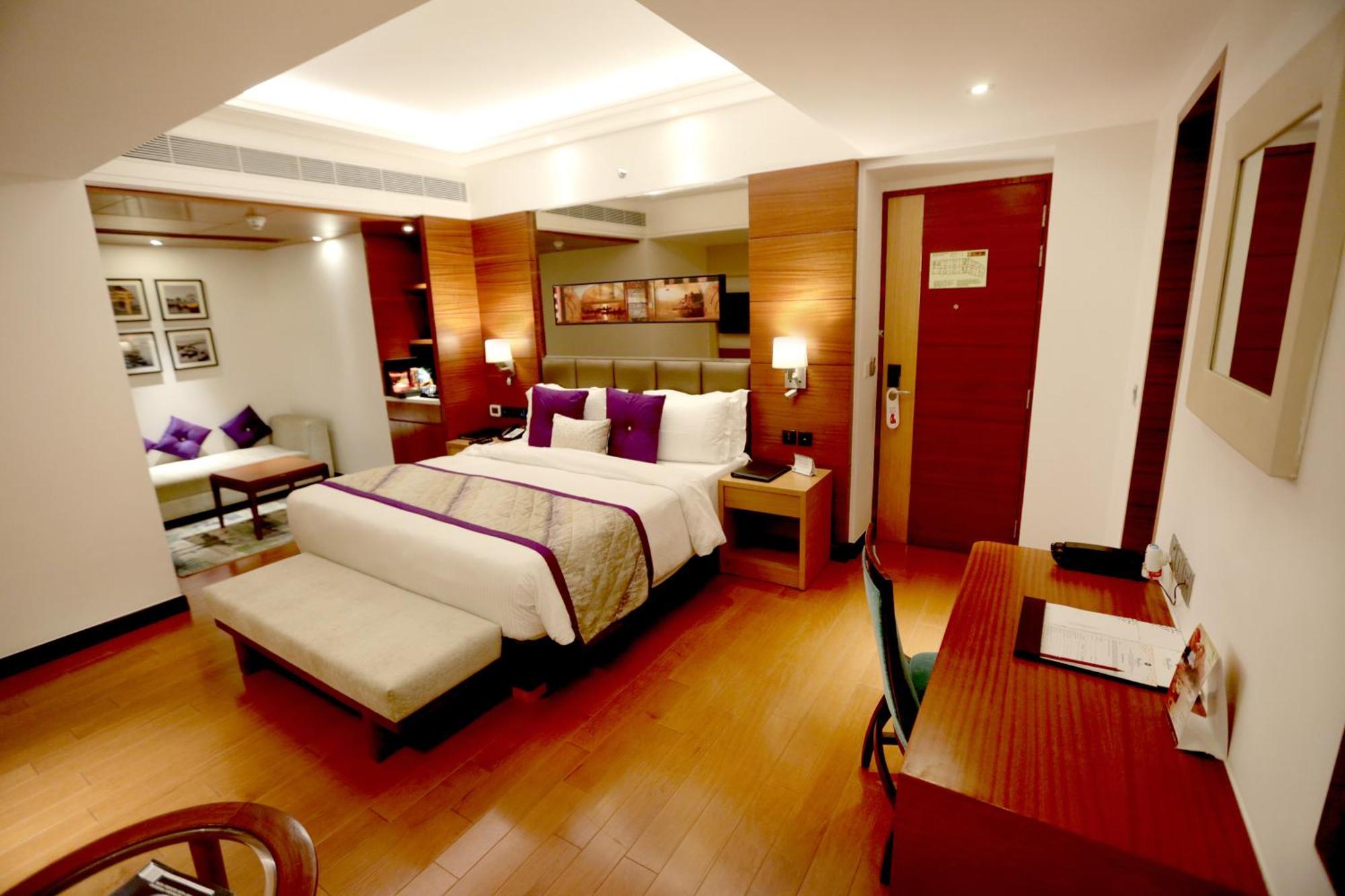 Hotel Madin Varanasi Exteriör bild